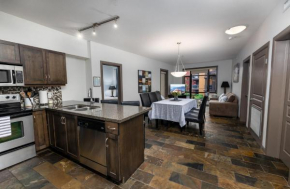 Upgraded lakeside resort dream vacation home